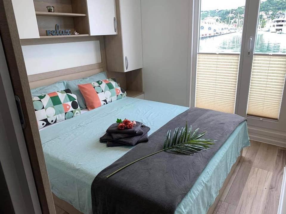 Sirena Floating House Portoroz Villa Bagian luar foto