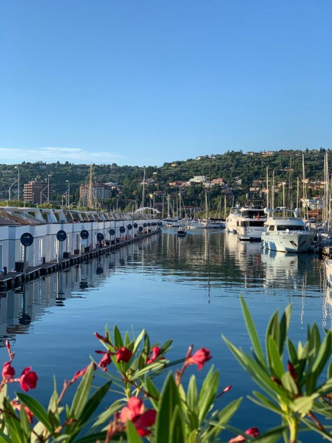 Sirena Floating House Portoroz Villa Bagian luar foto